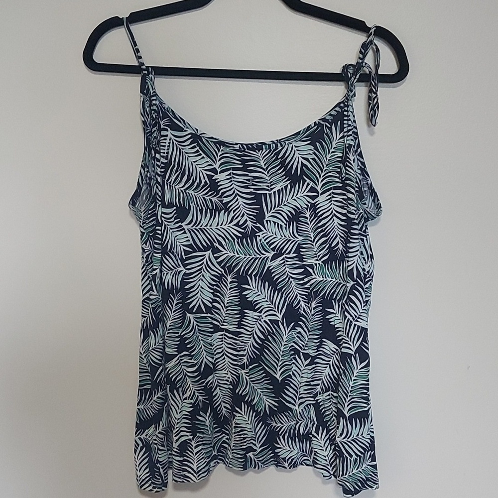 3/$10 Gap tank top XL